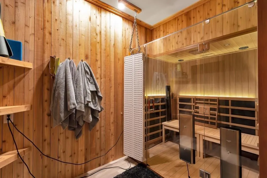 Marietta, Georgia 30067, United States, 7 Bedrooms Bedrooms, ,8 BathroomsBathrooms,Residential,Active,232521