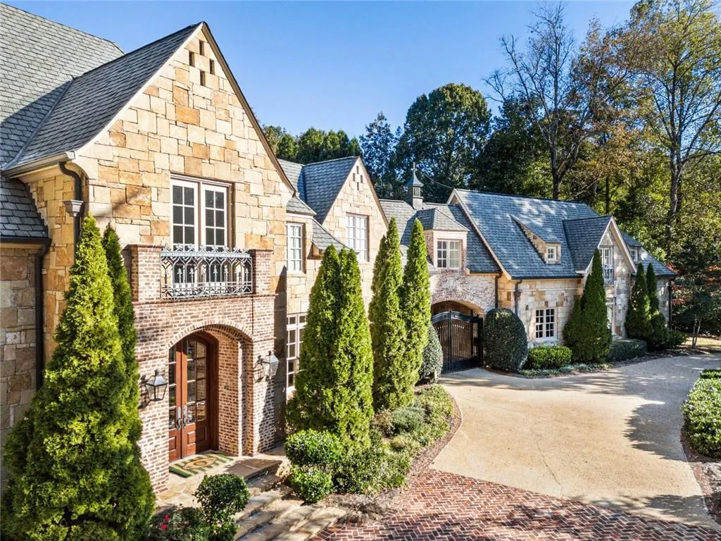 Marietta, Georgia 30067, United States, 7 Bedrooms Bedrooms, ,8 BathroomsBathrooms,Residential,Active,232521