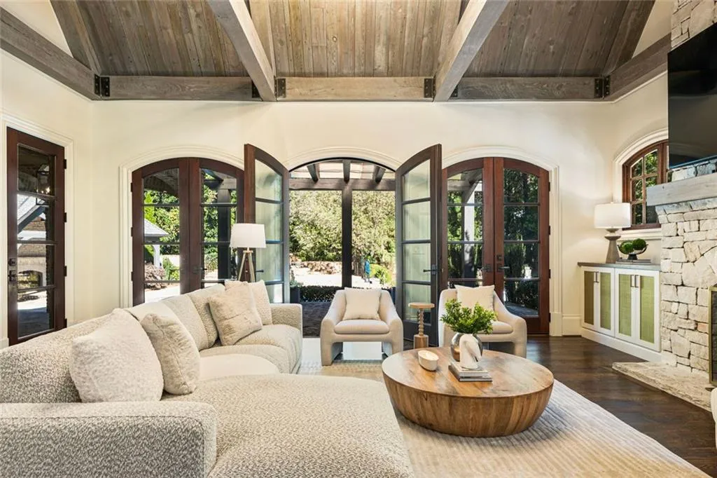 Marietta, Georgia 30067, United States, 7 Bedrooms Bedrooms, ,8 BathroomsBathrooms,Residential,Active,232521