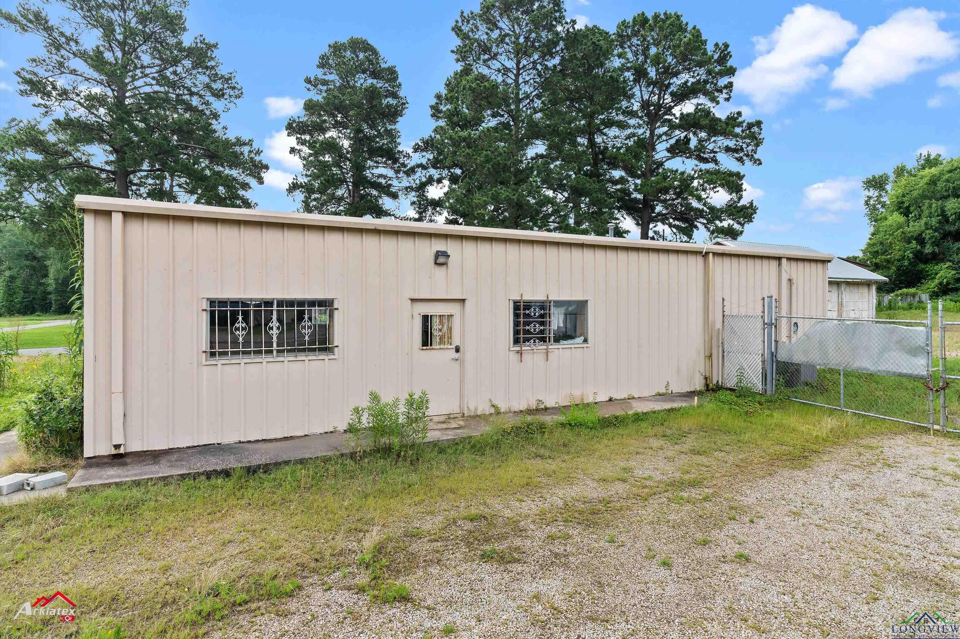 707 Willow St, Carthage, Texas image 9