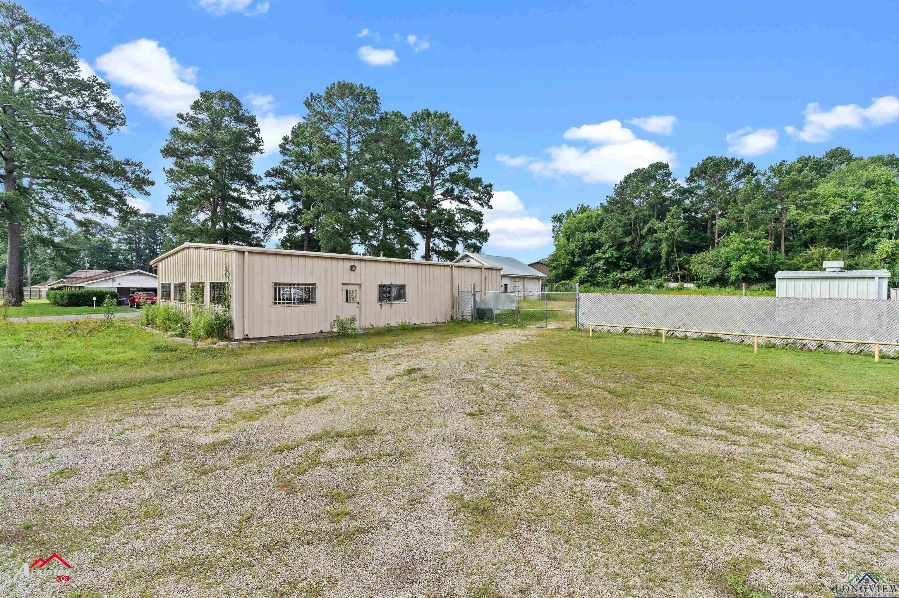 707 Willow St, Carthage, Texas image 10