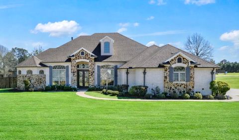 Homes For Sale - 155 Ashbriar Lane<br/> Harrison County, Longview, TX 75605