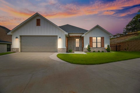 Homes For Sale - 9244 Villas Ct<br/> Smith County, Tyler, TX 75703