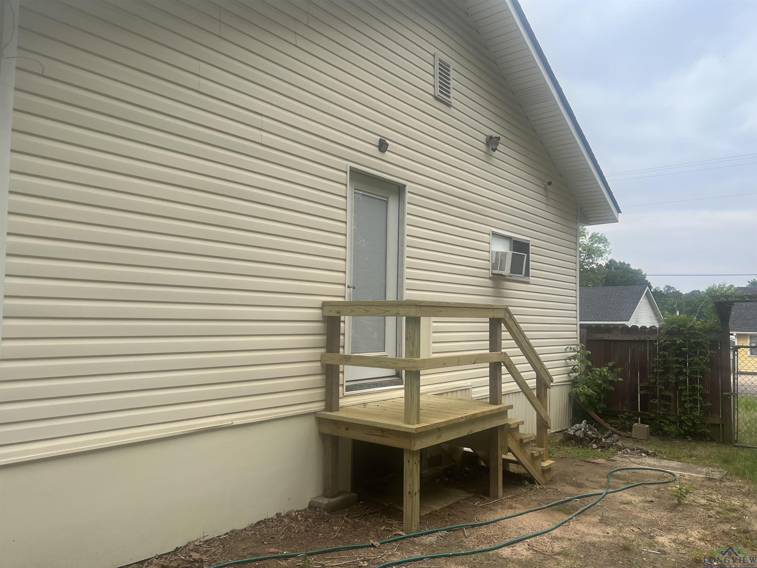 1609 Bomar St, Marshall, Texas image 3