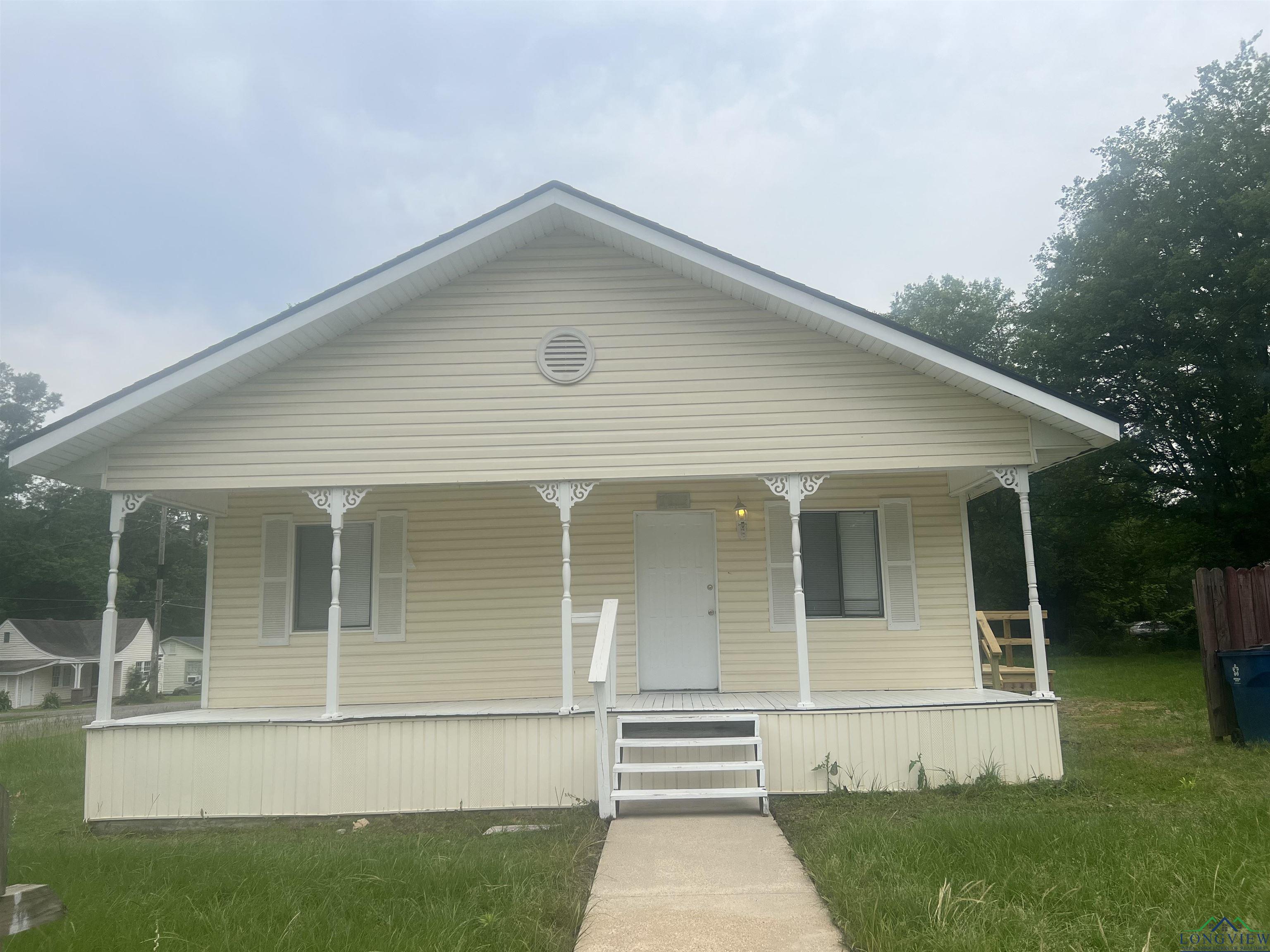 1609 Bomar St, Marshall, Texas image 1