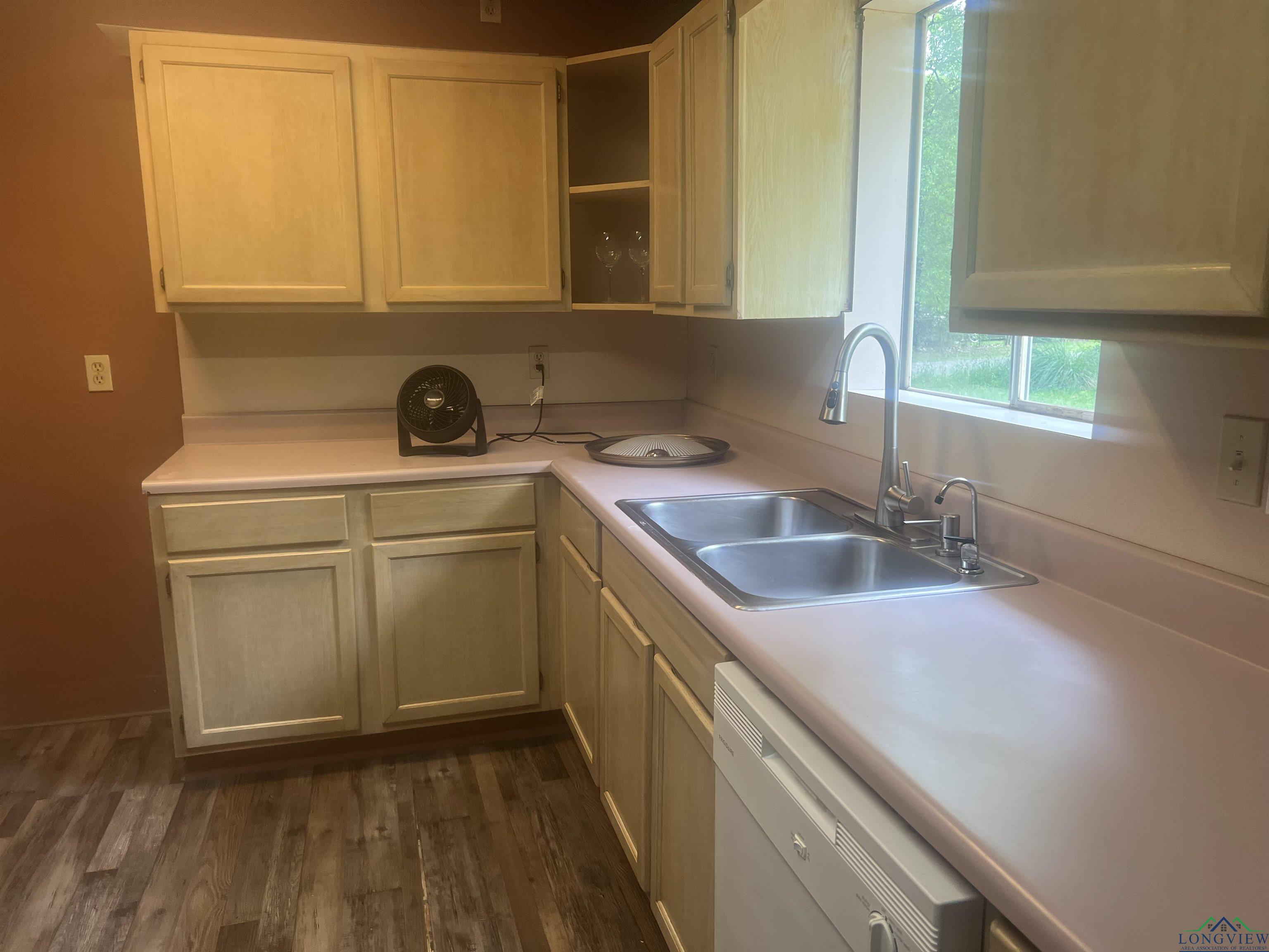 1609 Bomar St, Marshall, Texas image 7