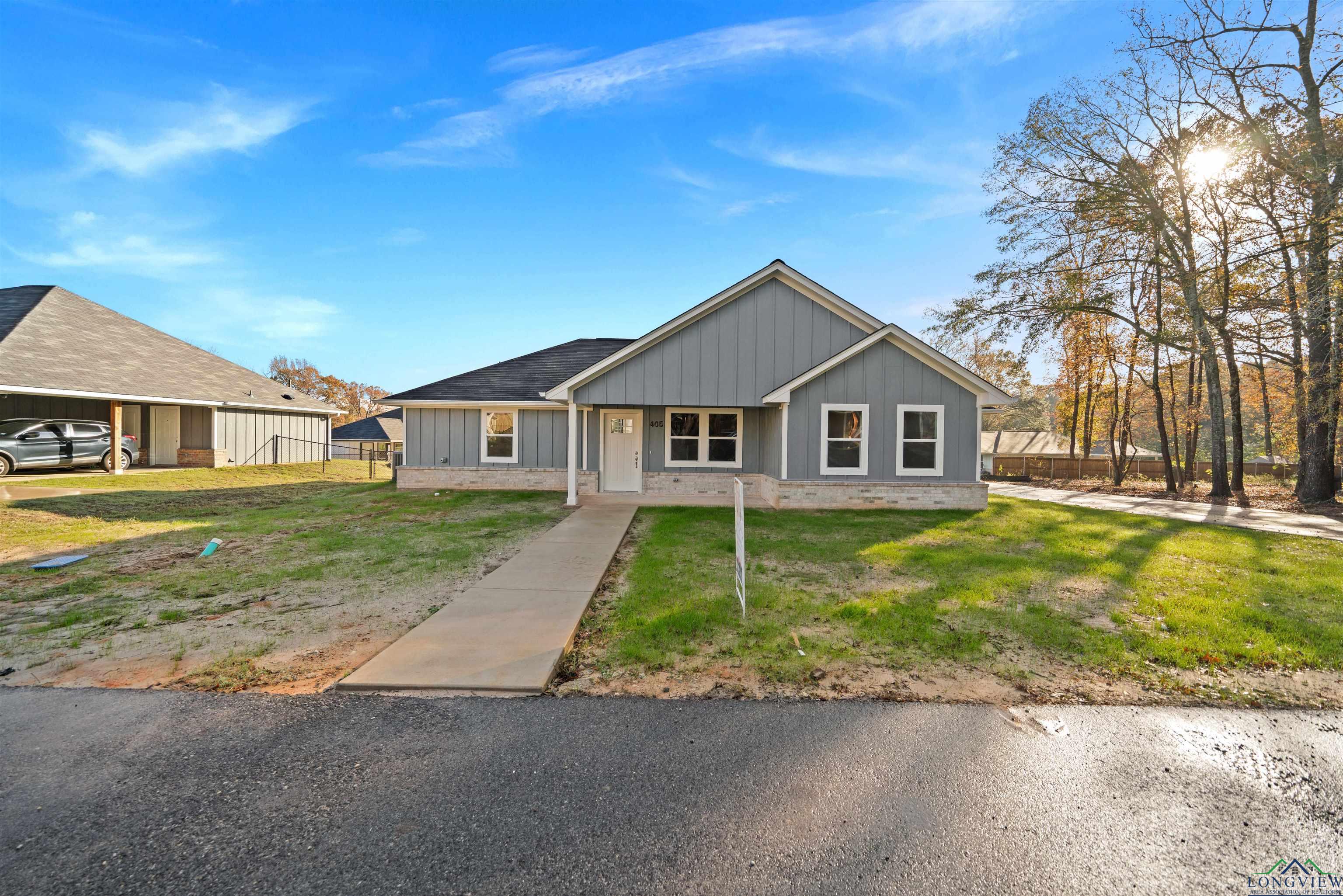 405 Garrett Cir, Winona, Texas image 1