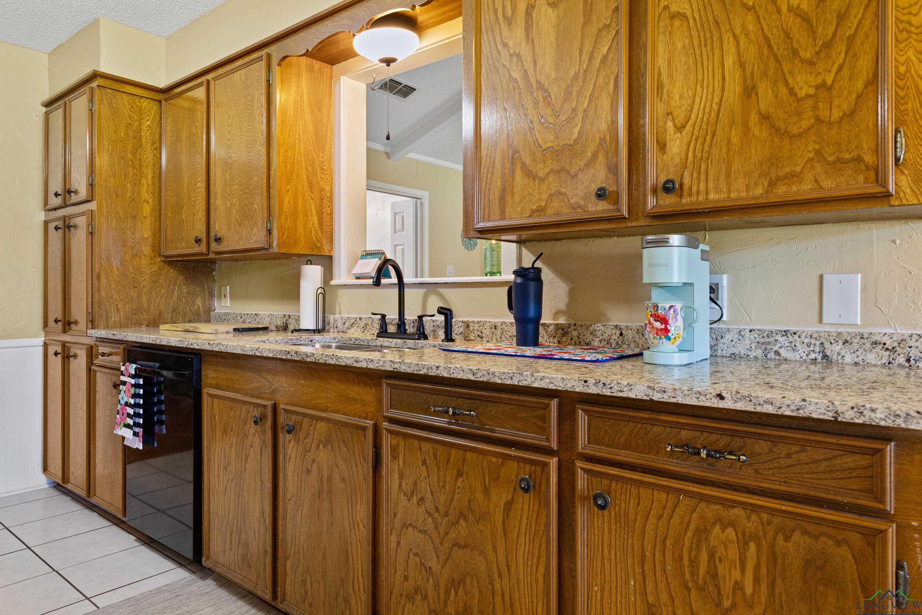 624 Green Oak Dr, Longview, Texas image 8