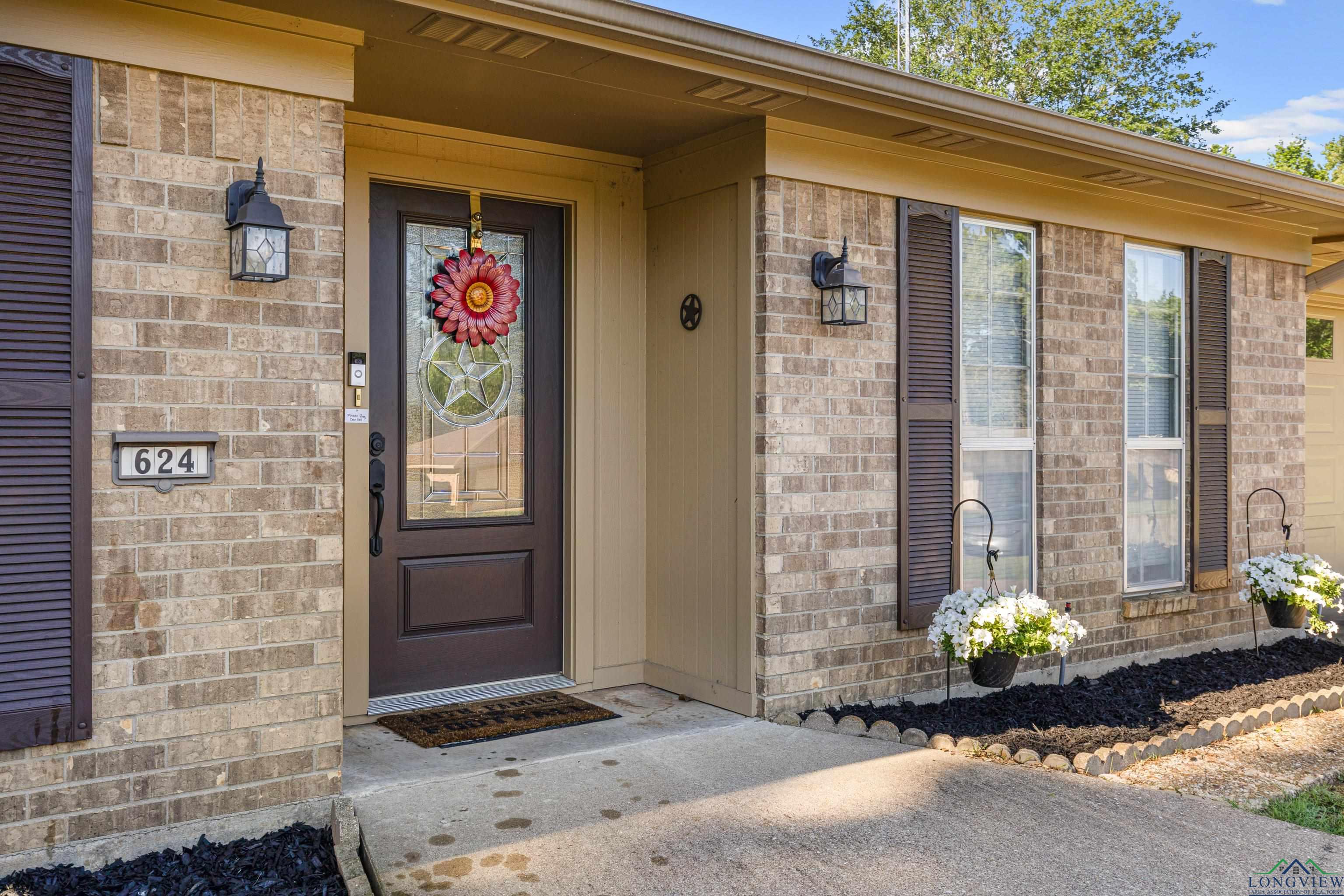 624 Green Oak Dr, Longview, Texas image 2