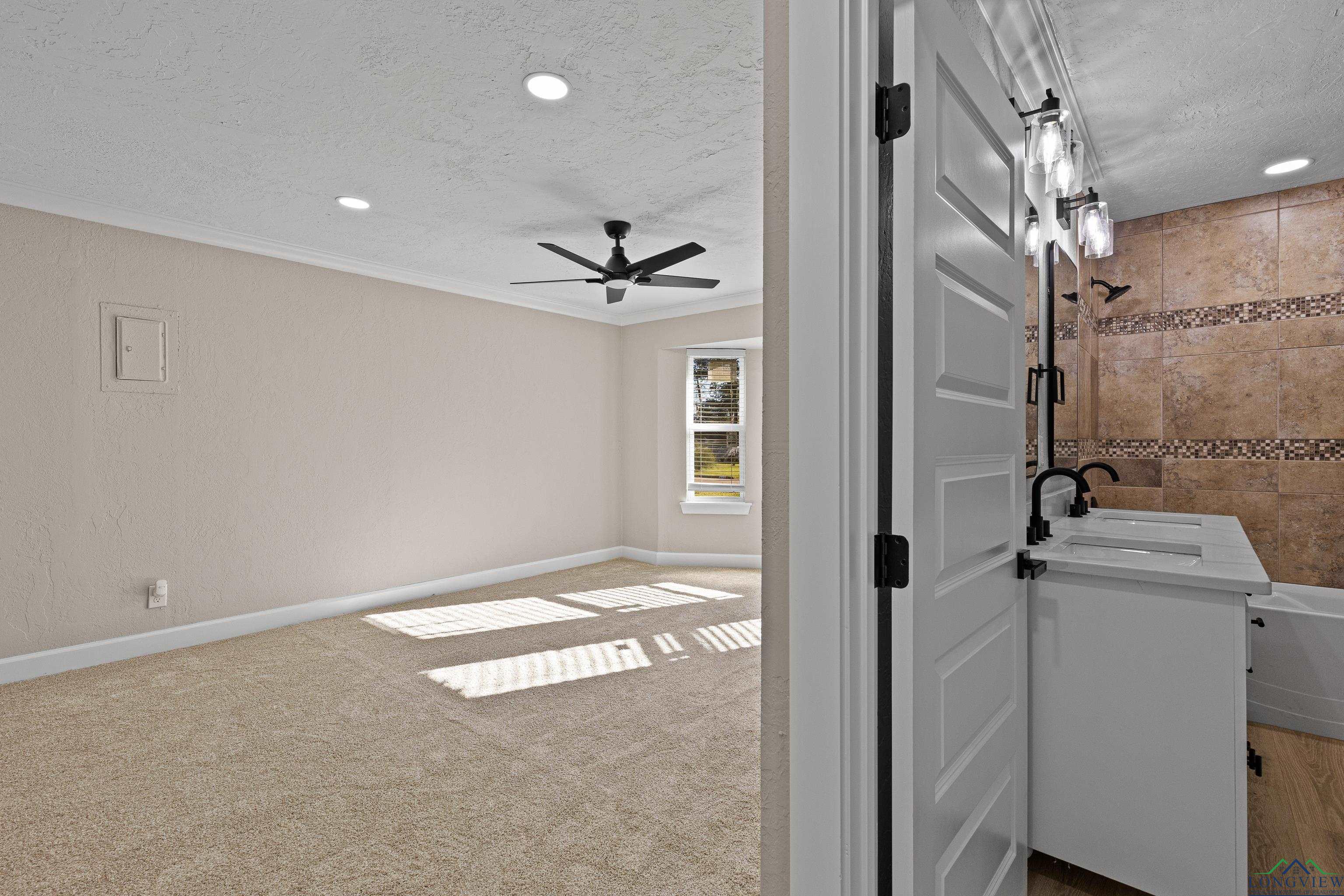 605 Daniel Street, Gladewater, Texas image 16