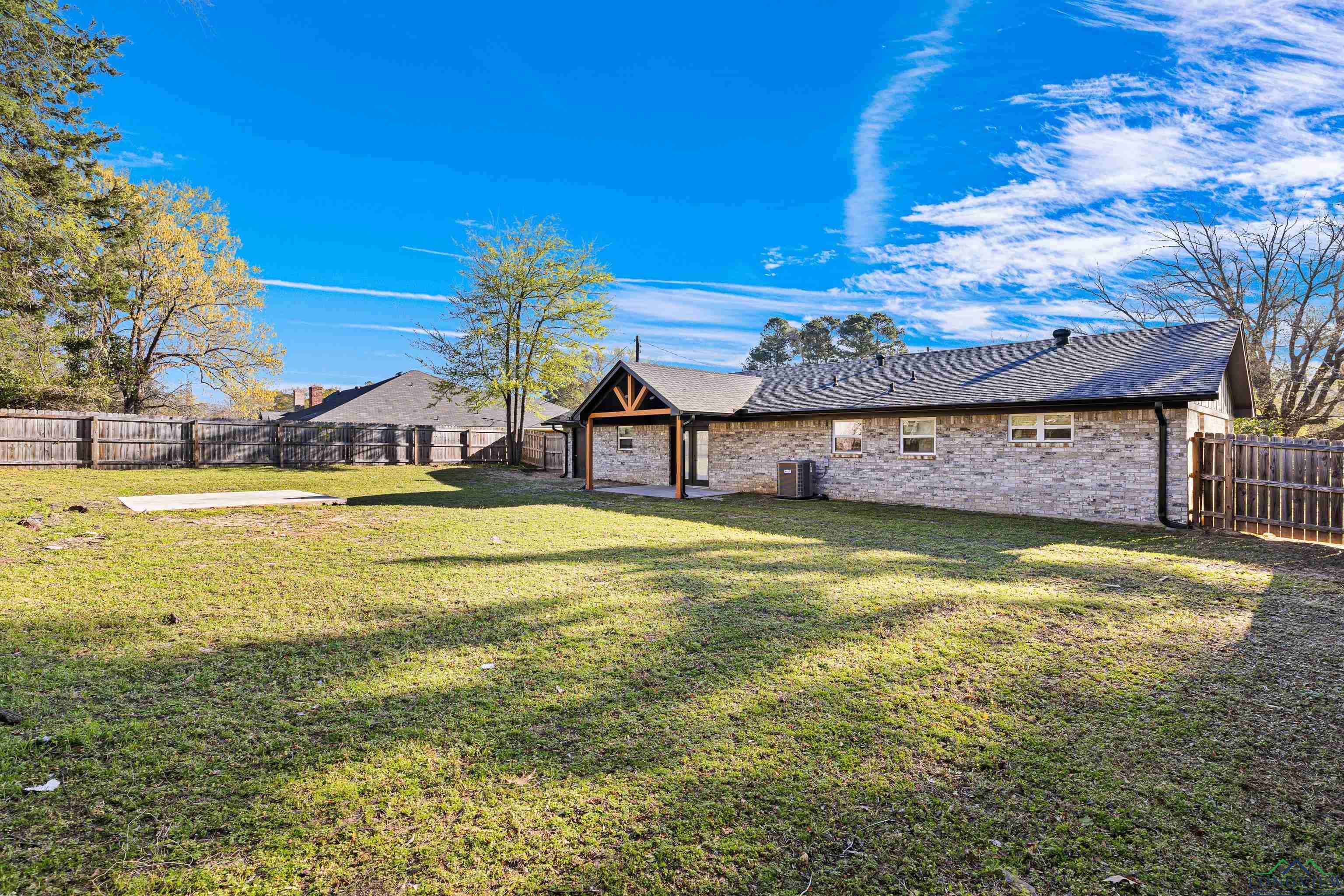 605 Daniel Street, Gladewater, Texas image 38
