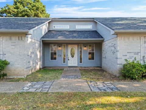 Homes For Sale - 150 W Cliffwood St<br/> Longview, TX 75603