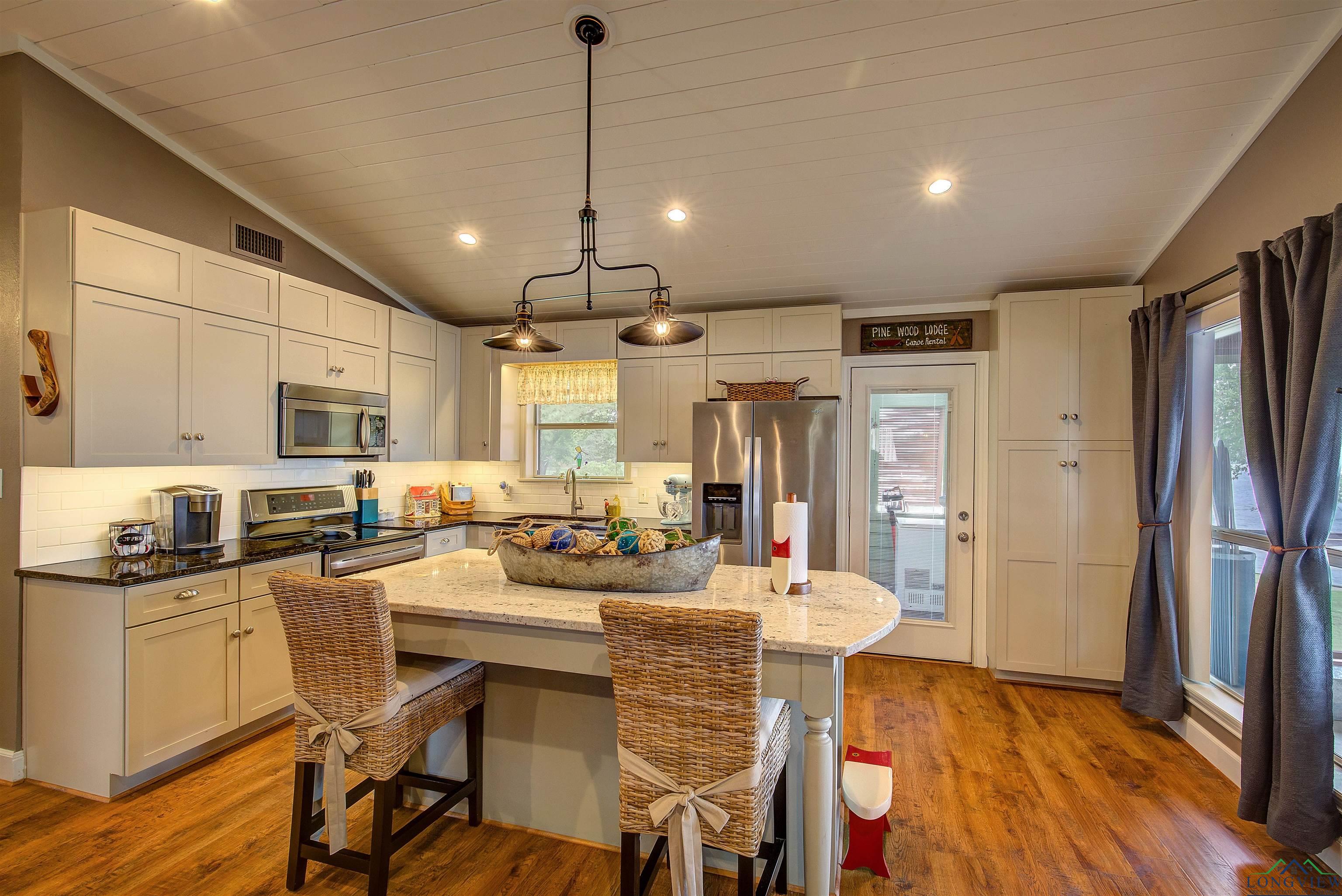 209 Rocky Point Rd, Mount Vernon, Texas image 8