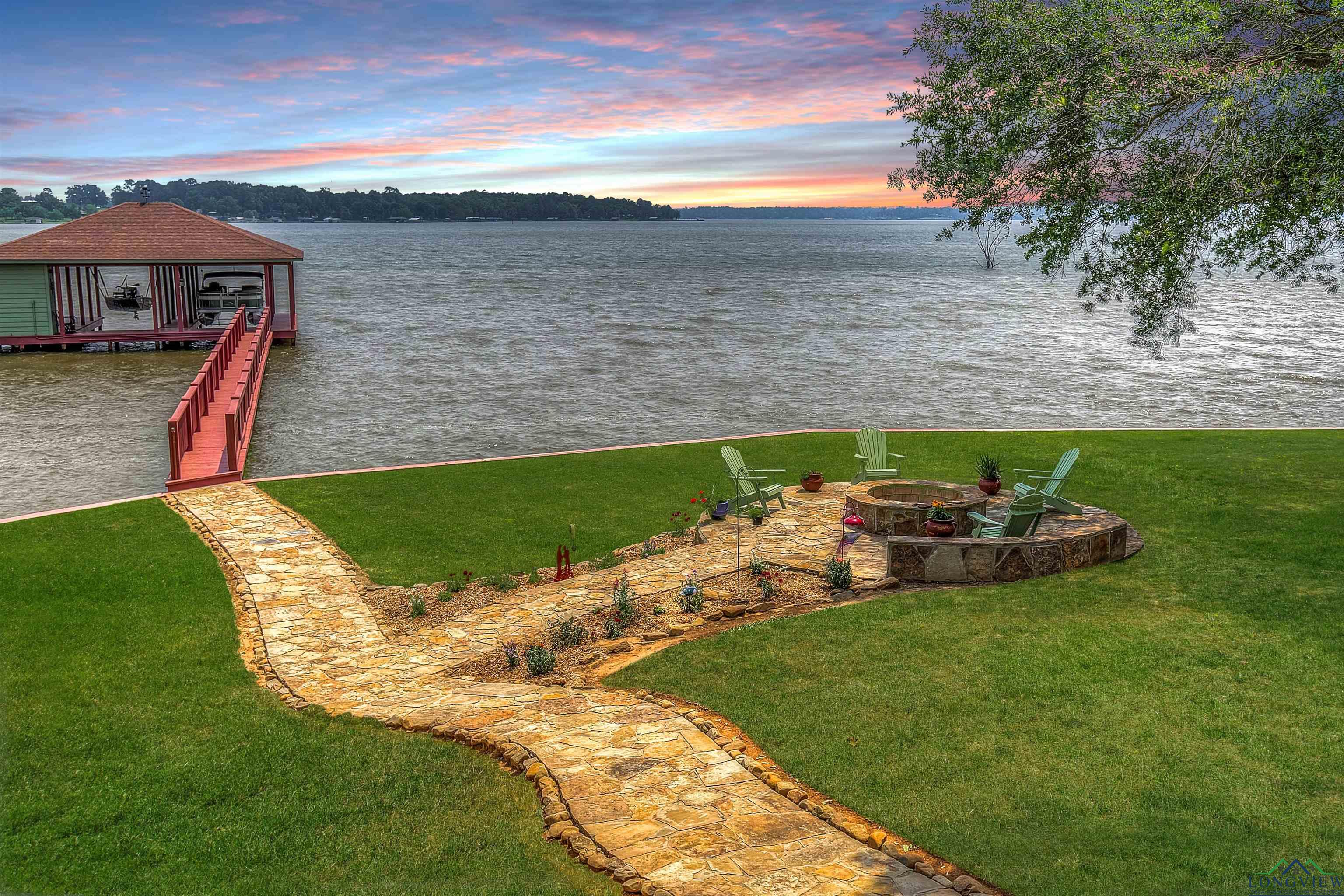 209 Rocky Point Rd, Mount Vernon, Texas image 2