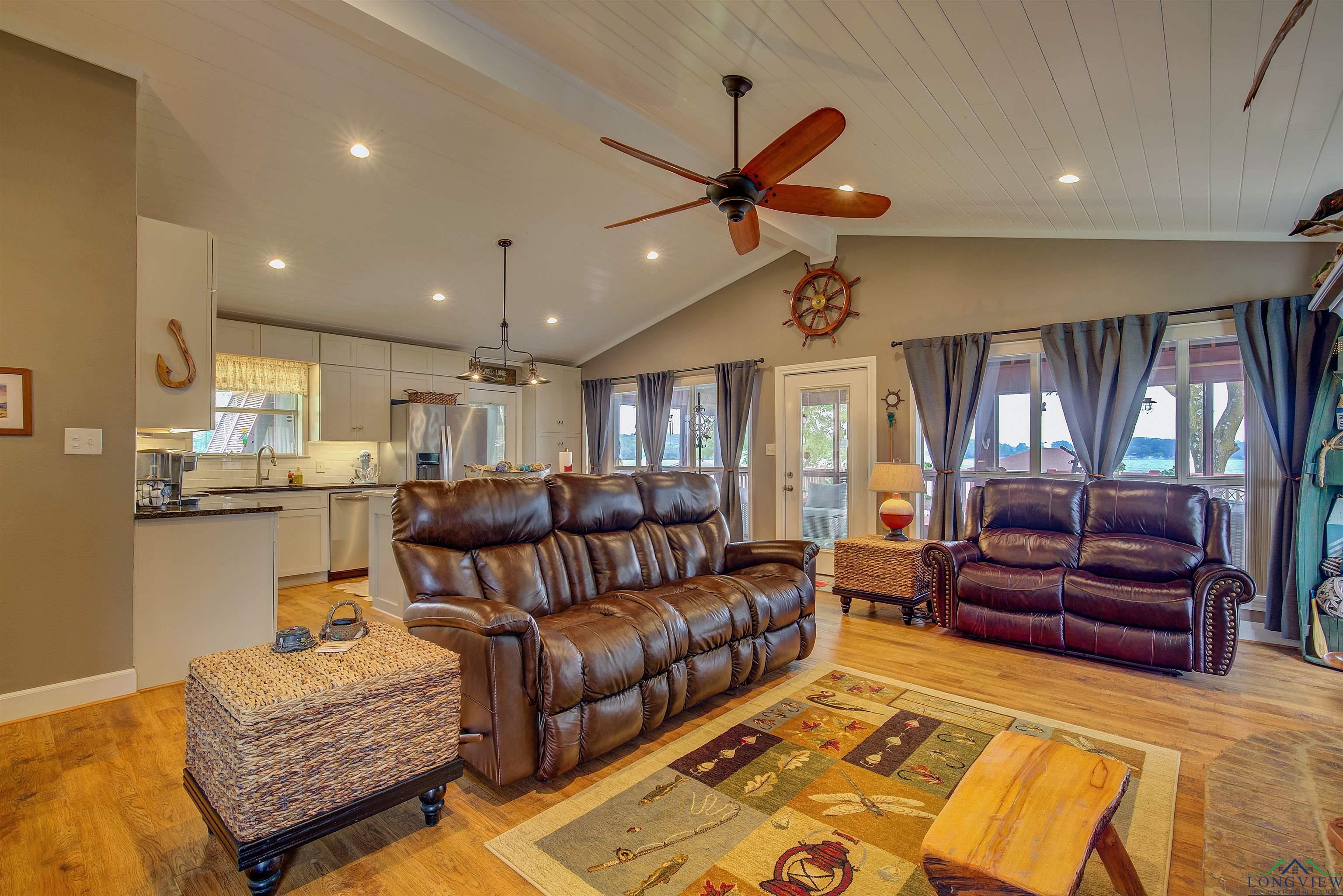 209 Rocky Point Rd, Mount Vernon, Texas image 5