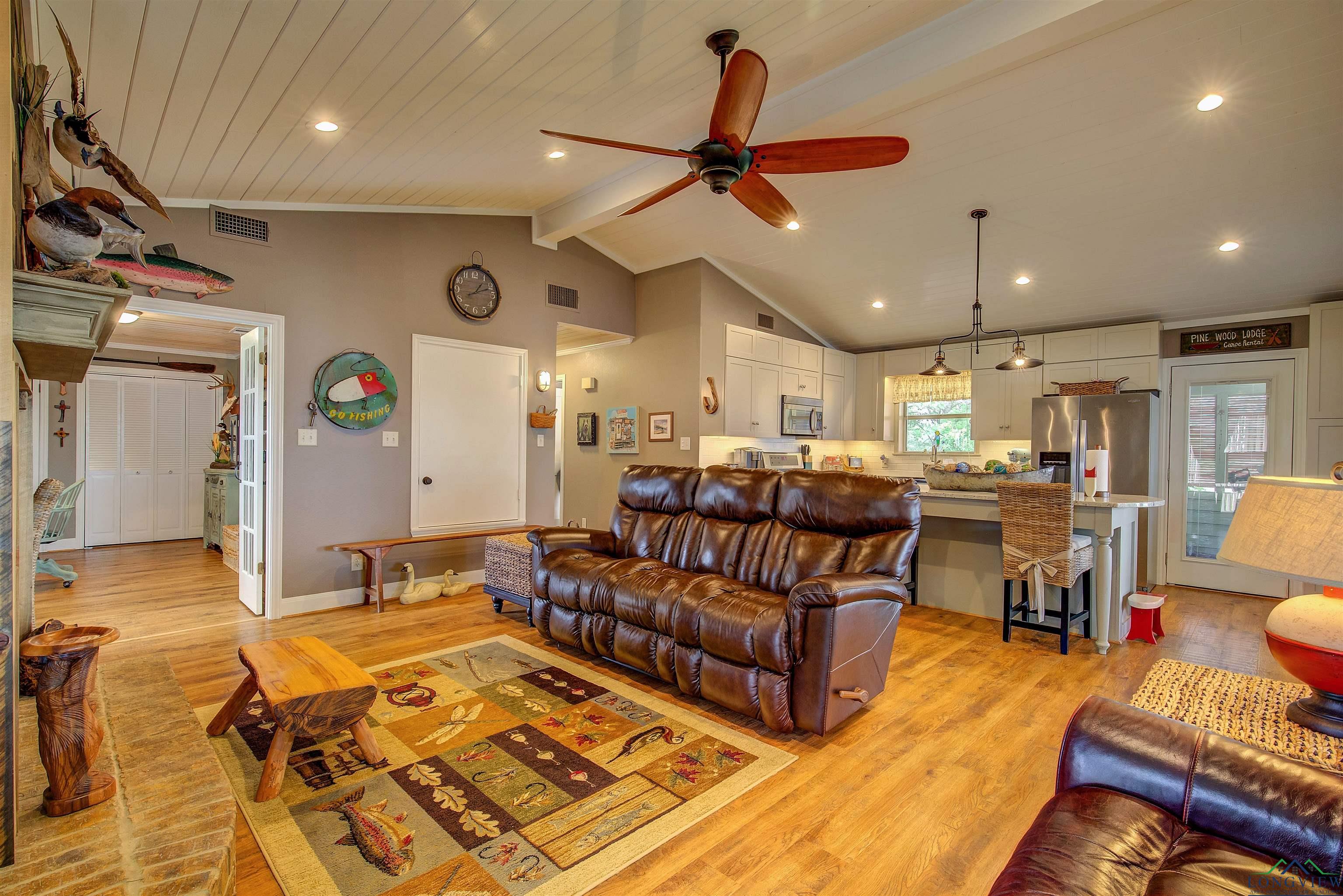 209 Rocky Point Rd, Mount Vernon, Texas image 7