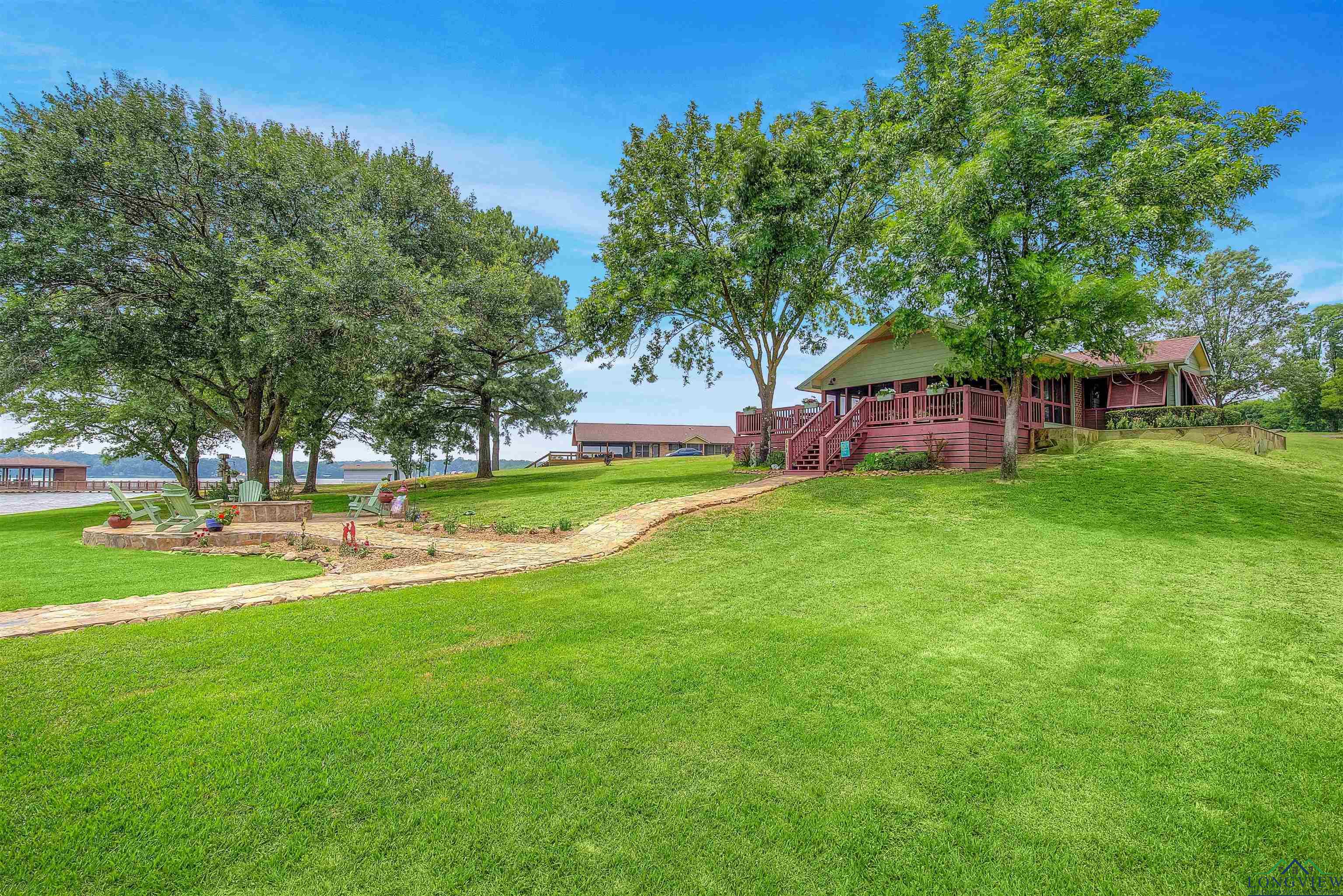 209 Rocky Point Rd, Mount Vernon, Texas image 1