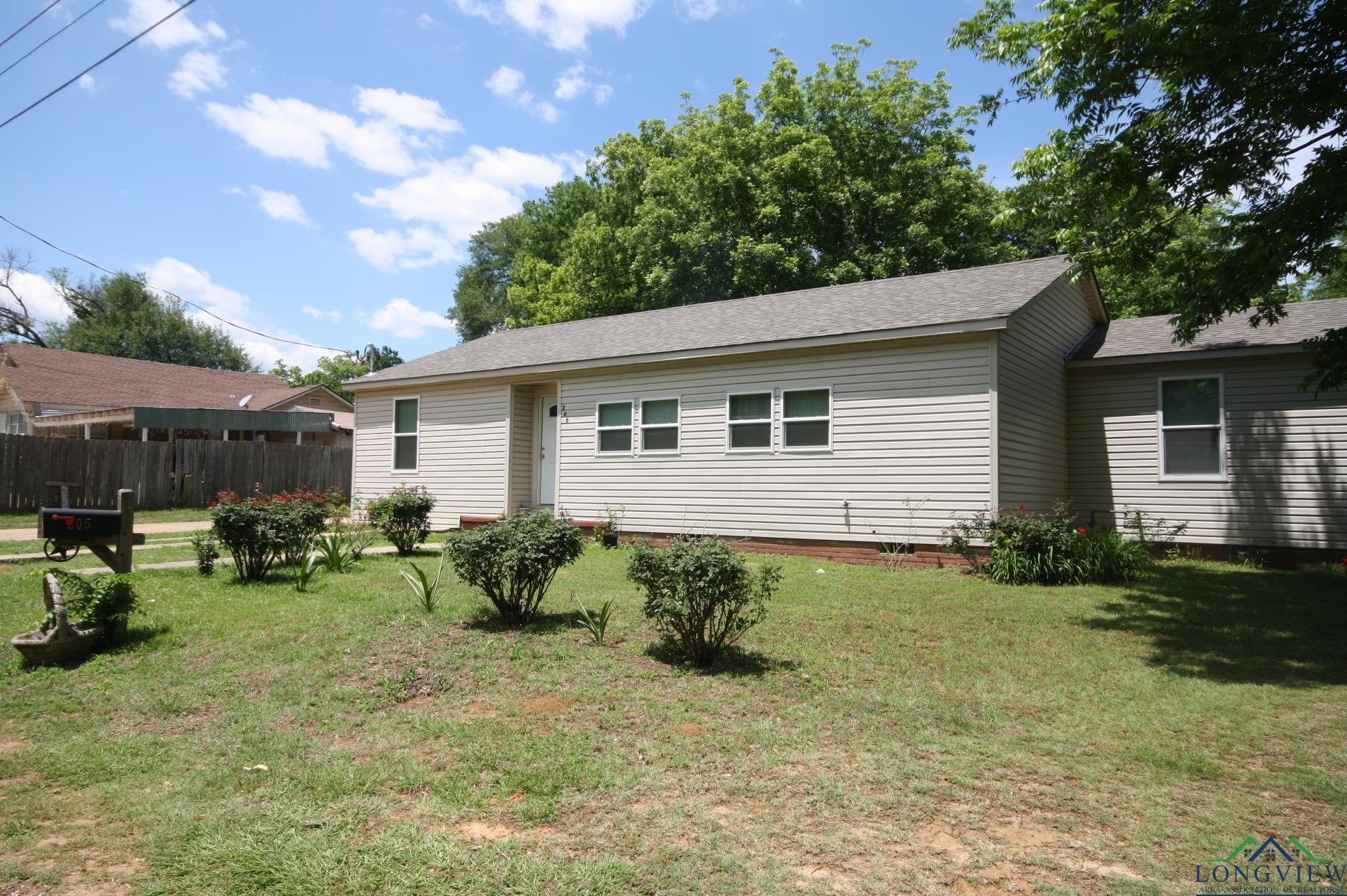 205 W Jones St, Longview, Texas image 9