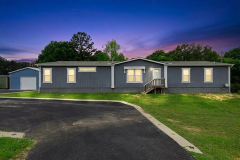 Mobile Home For Sale - 305 Oakwood Rd<br/> Gladewater, TX 75647
