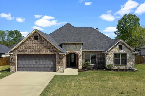 Homes For Sale - 223 Saddle Brook Circle<br/> Hallsville, TX 75650