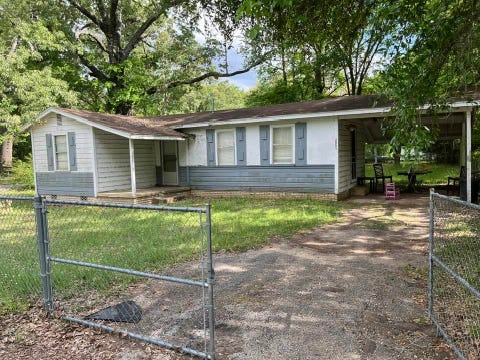Homes For Sale - 2506 Angeline Street<br/> Kilgore, TX 75662