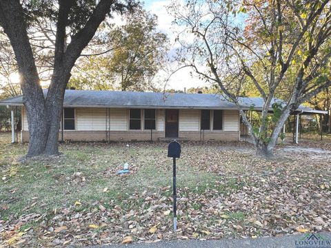 Homes For Sale - 304 Hughes Avenue<br/> Morris County, Daingerfield, TX 75638