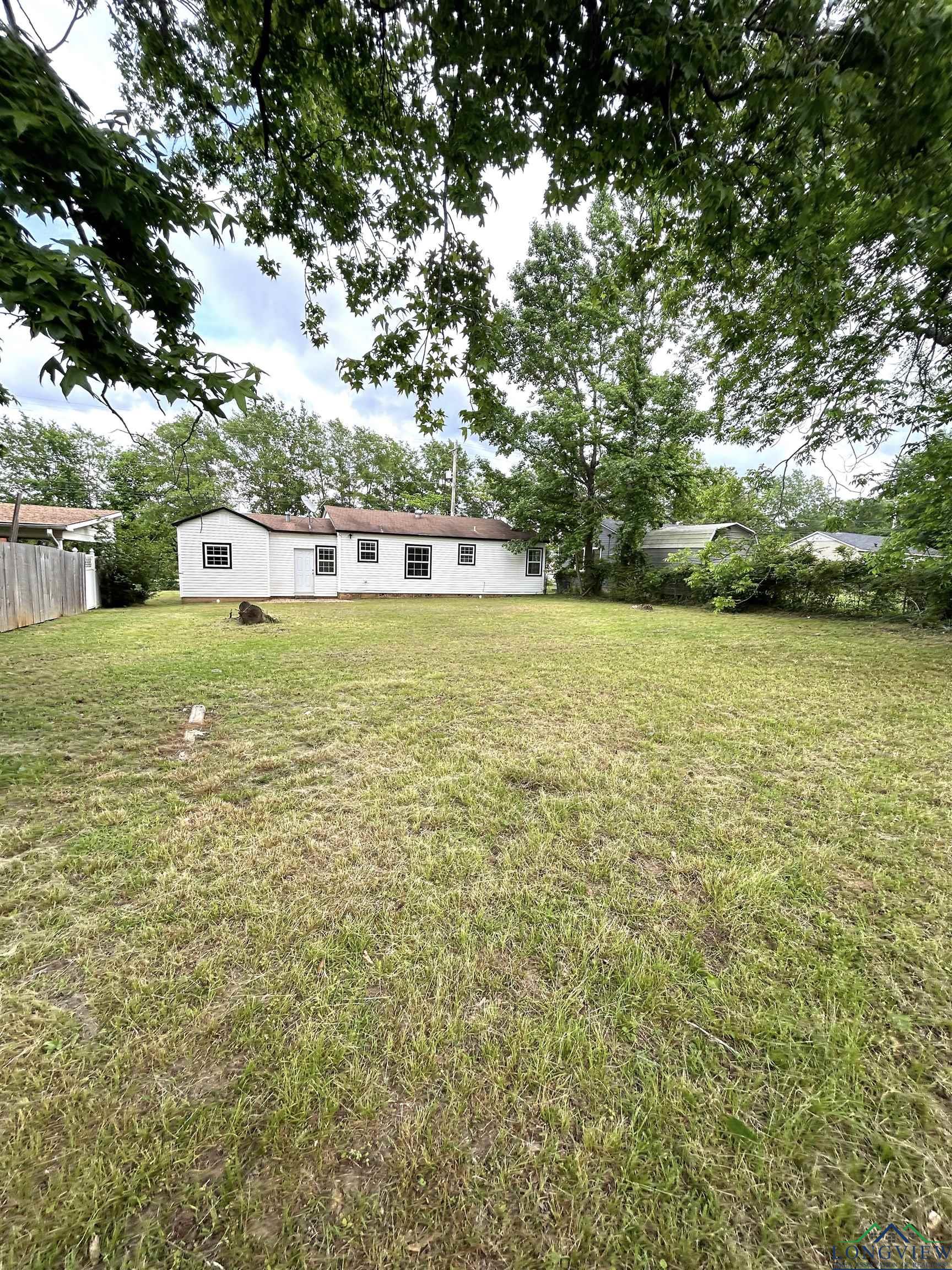 313 Kilgore Drive, Henderson, Texas image 17