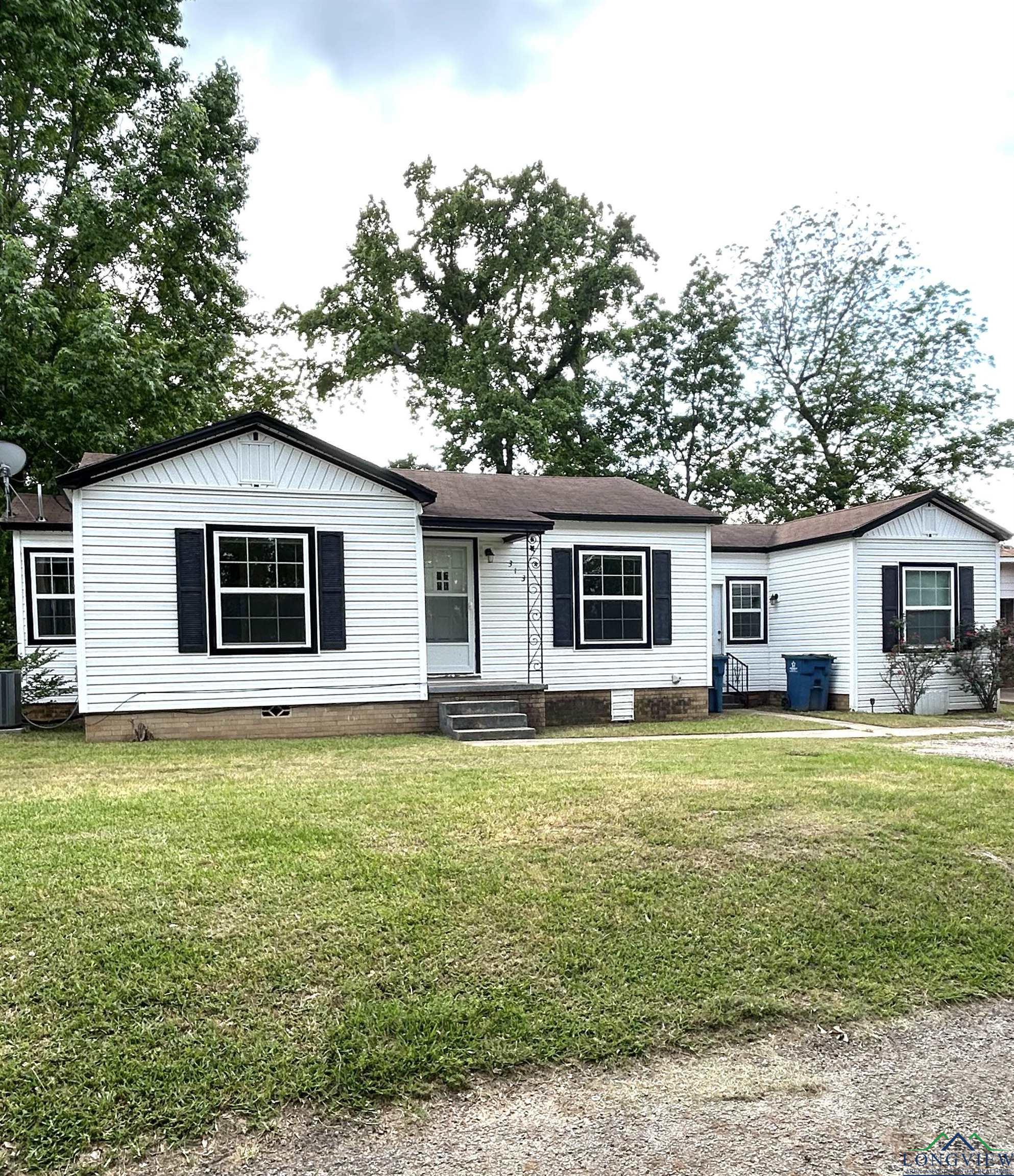 313 Kilgore Drive, Henderson, Texas image 2