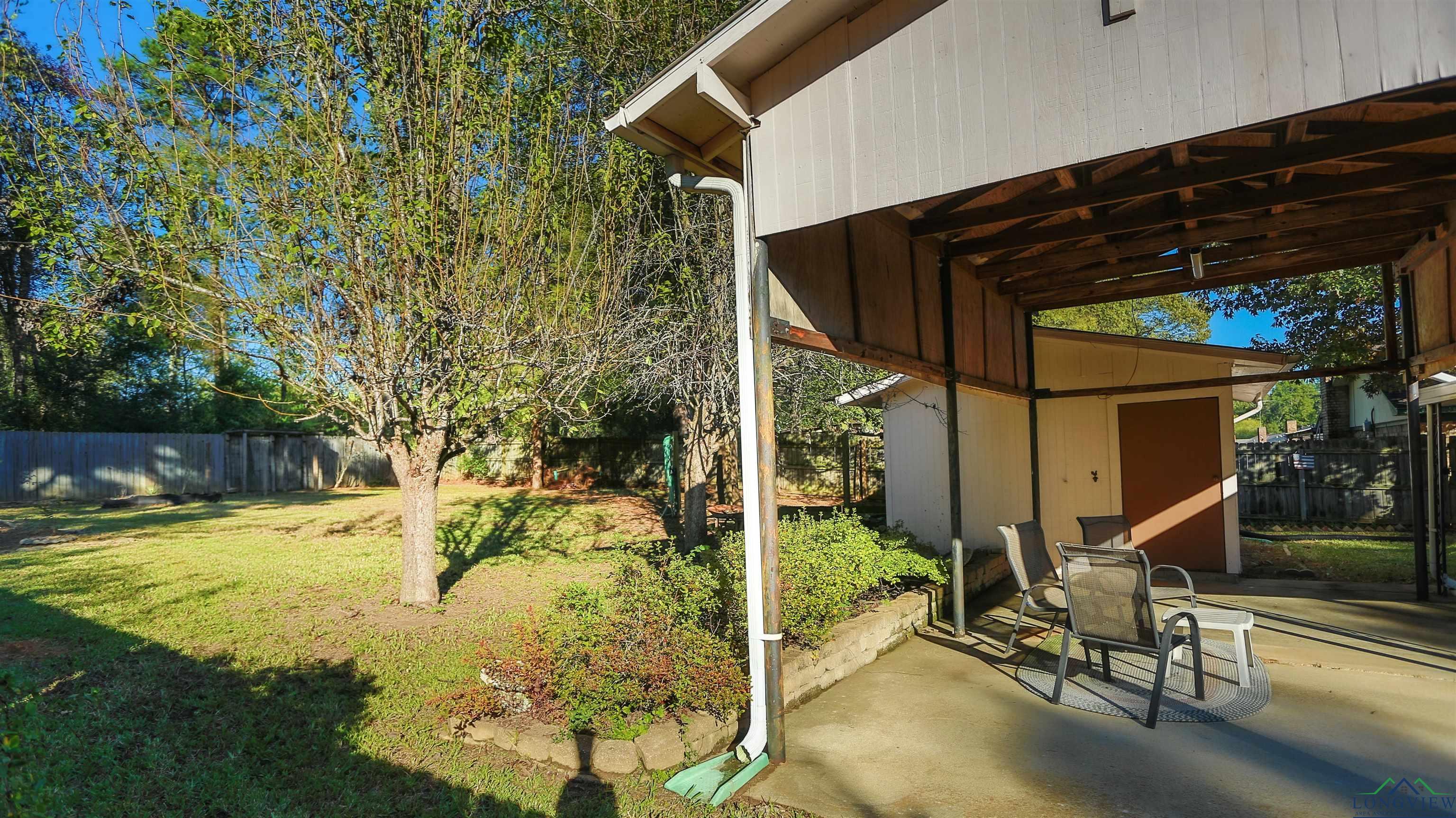 2605 Cedarcrest Dr, Marshall, Texas image 22