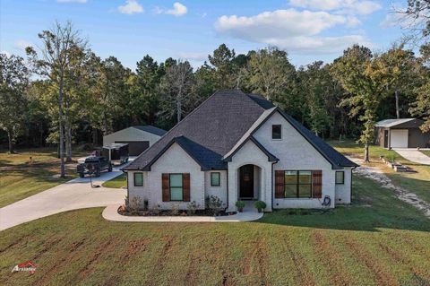 A home in Gladewater