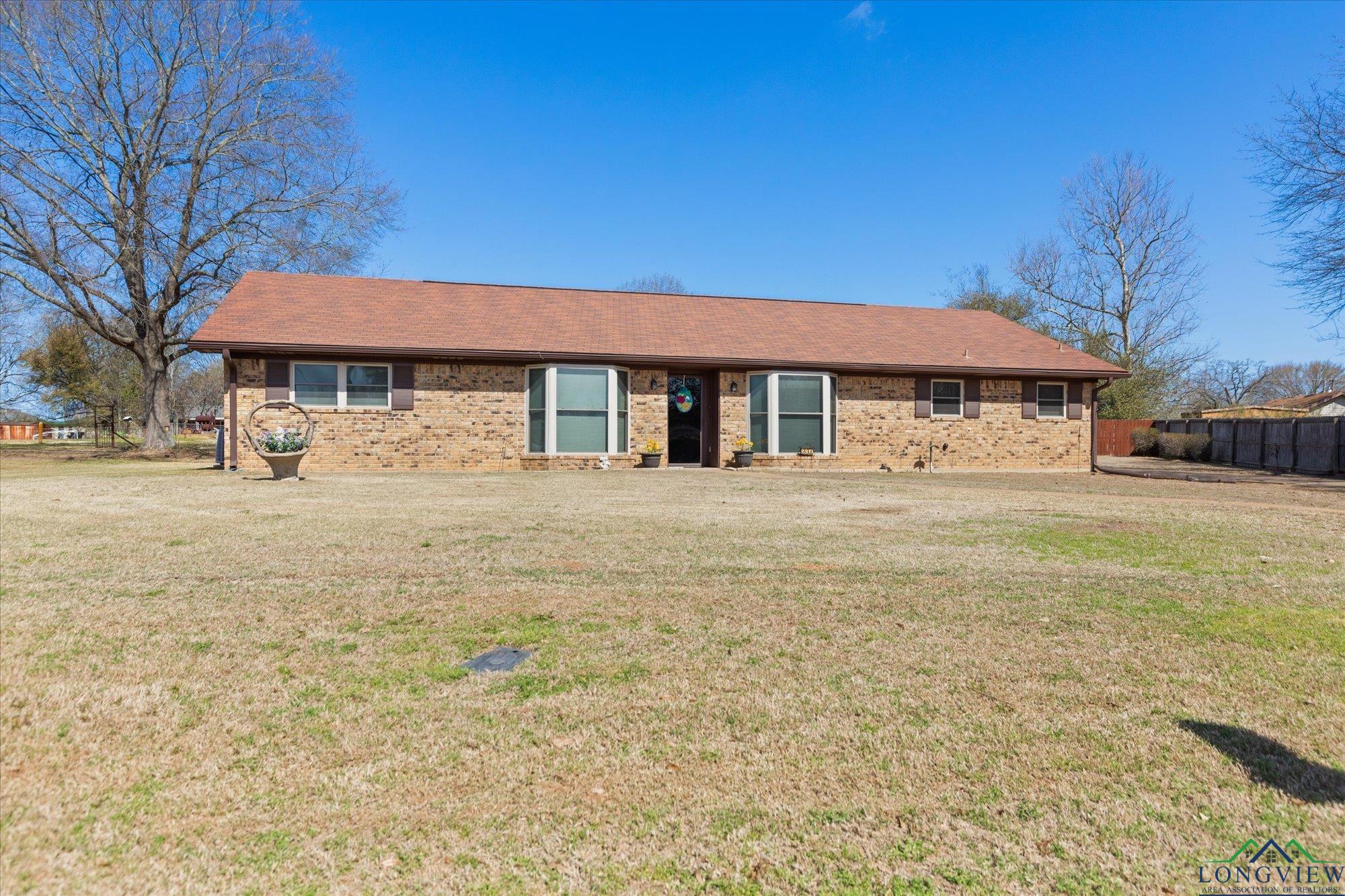 201 Terry St, White Oak, Texas image 3