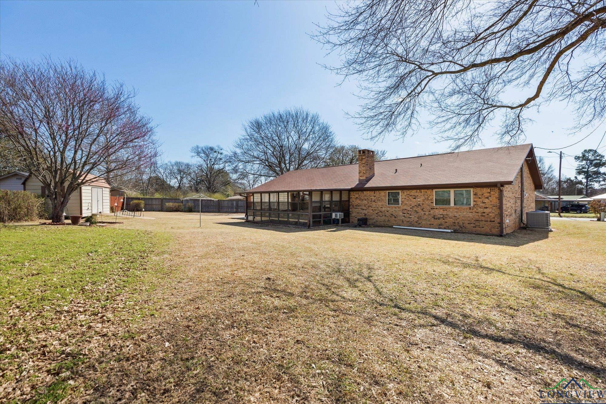 201 Terry St, White Oak, Texas image 24