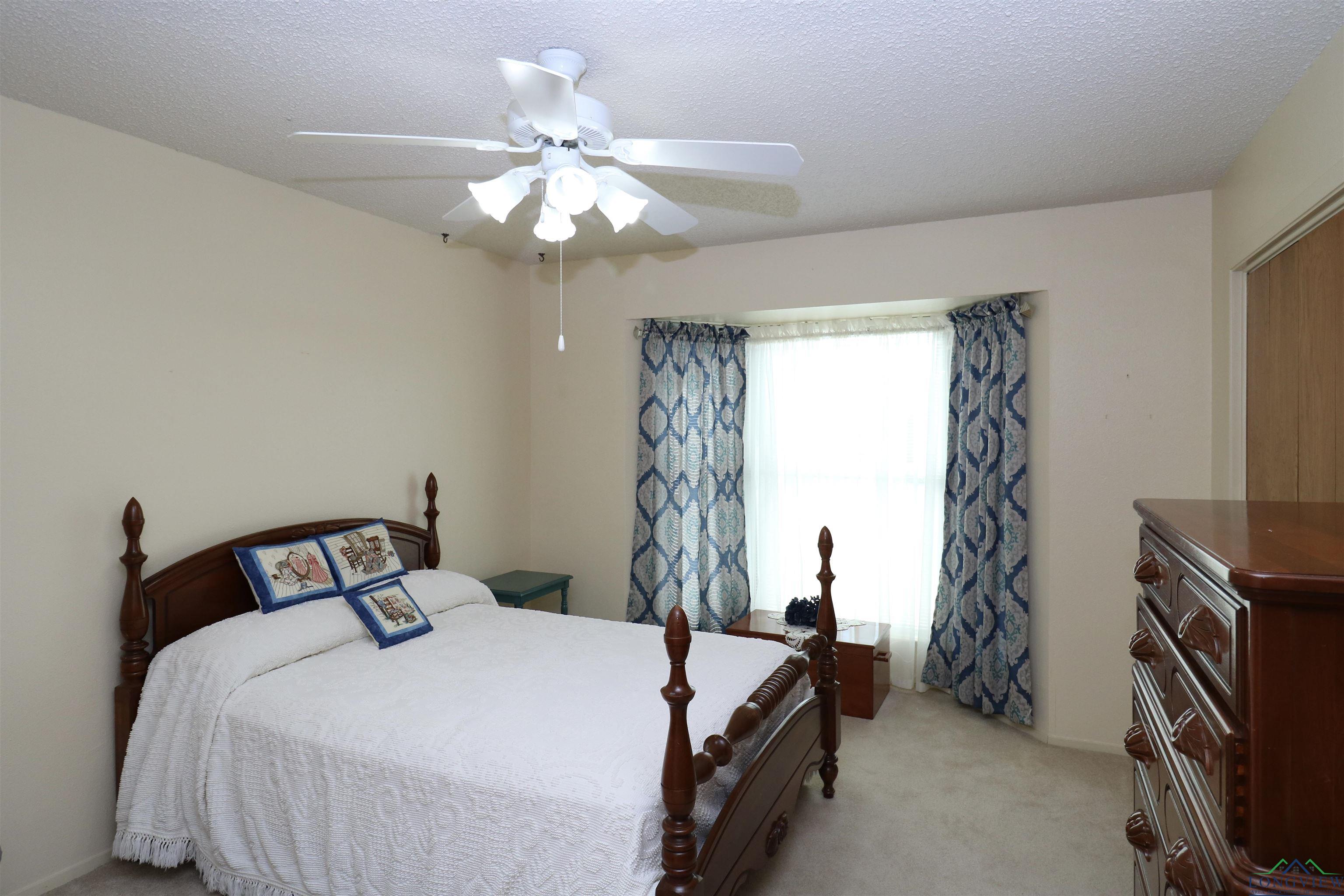 201 Terry St, White Oak, Texas image 16
