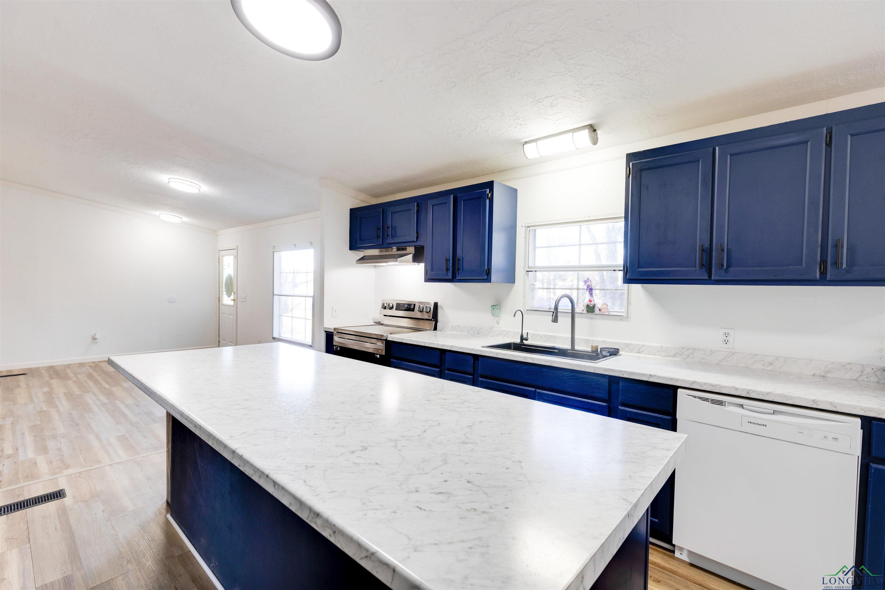 247 W Parker Riley Lane, Waskom, Texas image 8