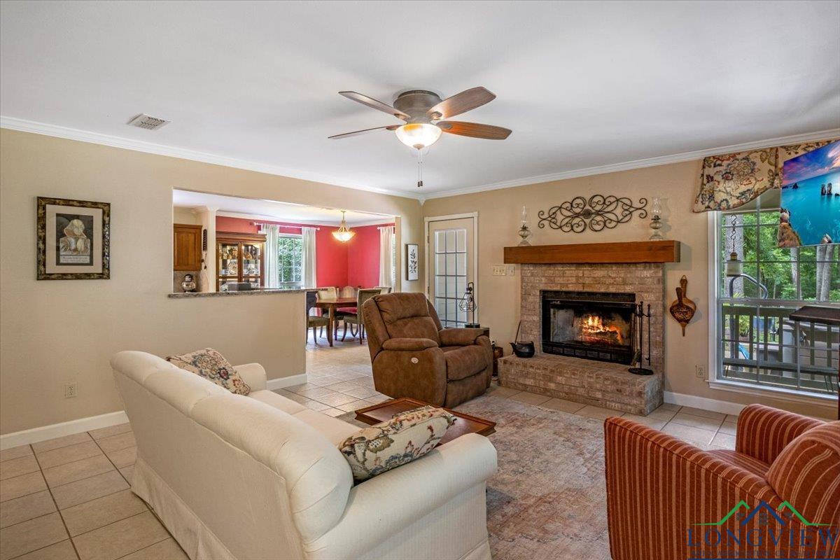 1709 W County Road 302 Avenue, Carthage, Texas image 7
