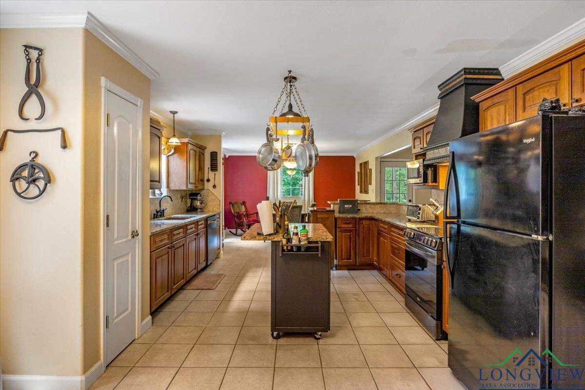 1709 W County Road 302 Avenue, Carthage, Texas image 16
