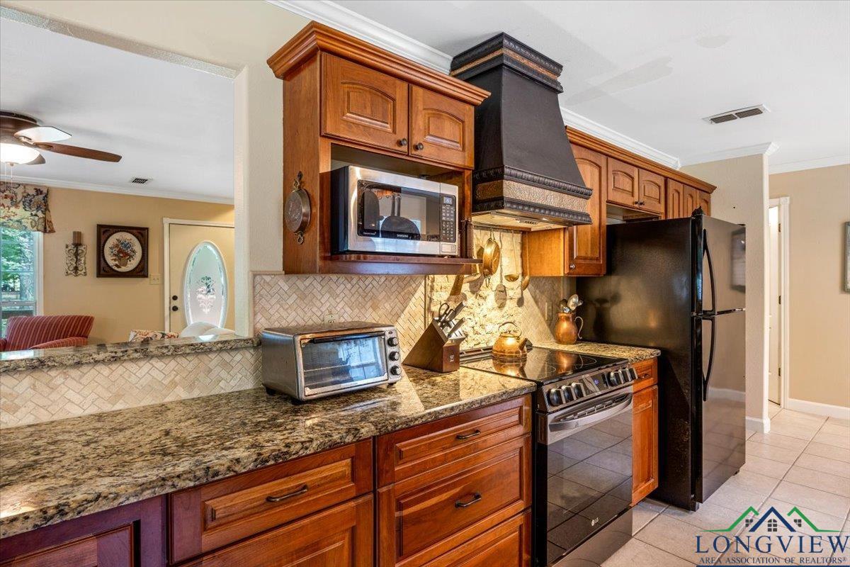 1709 W County Road 302 Avenue, Carthage, Texas image 15