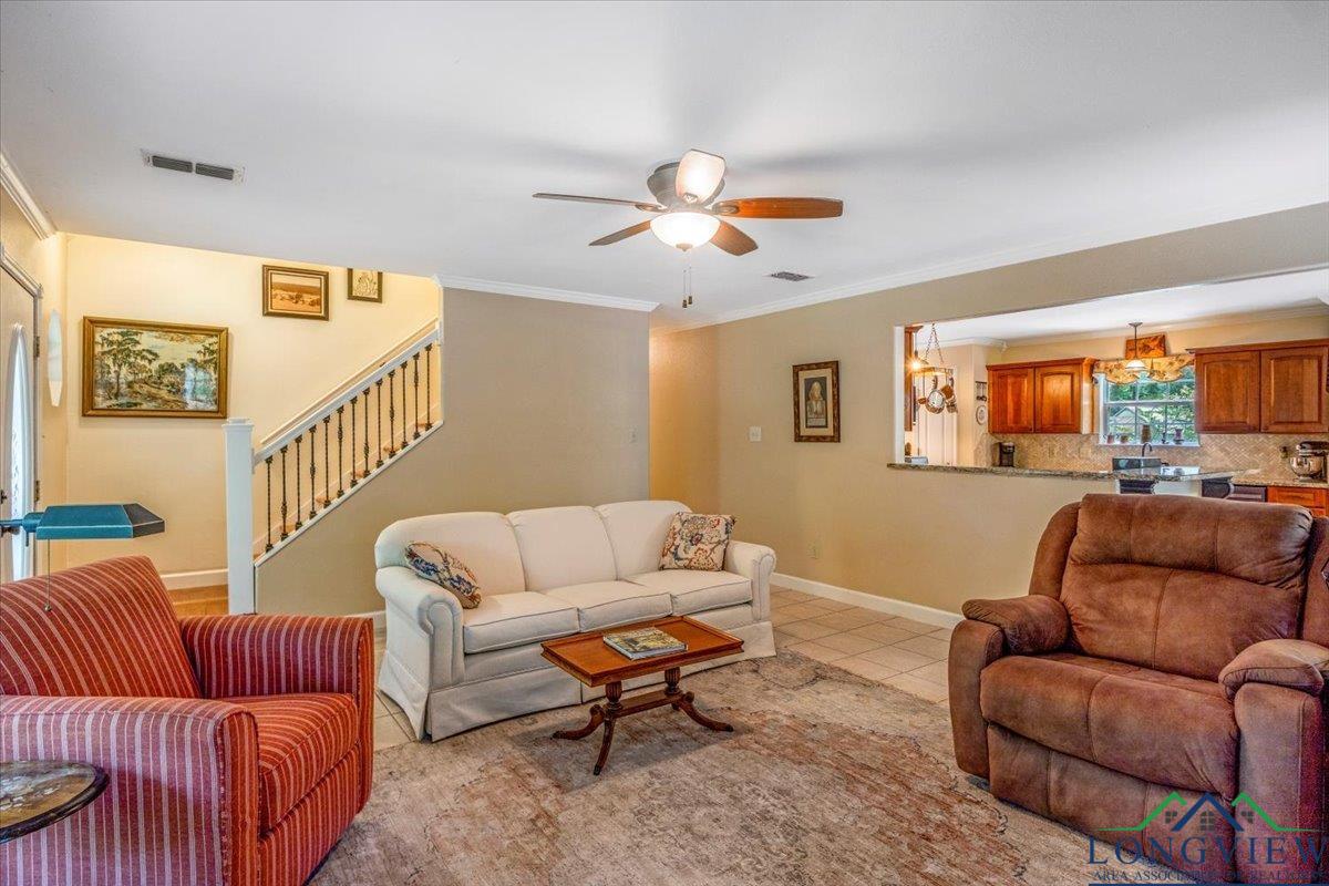 1709 W County Road 302 Avenue, Carthage, Texas image 10