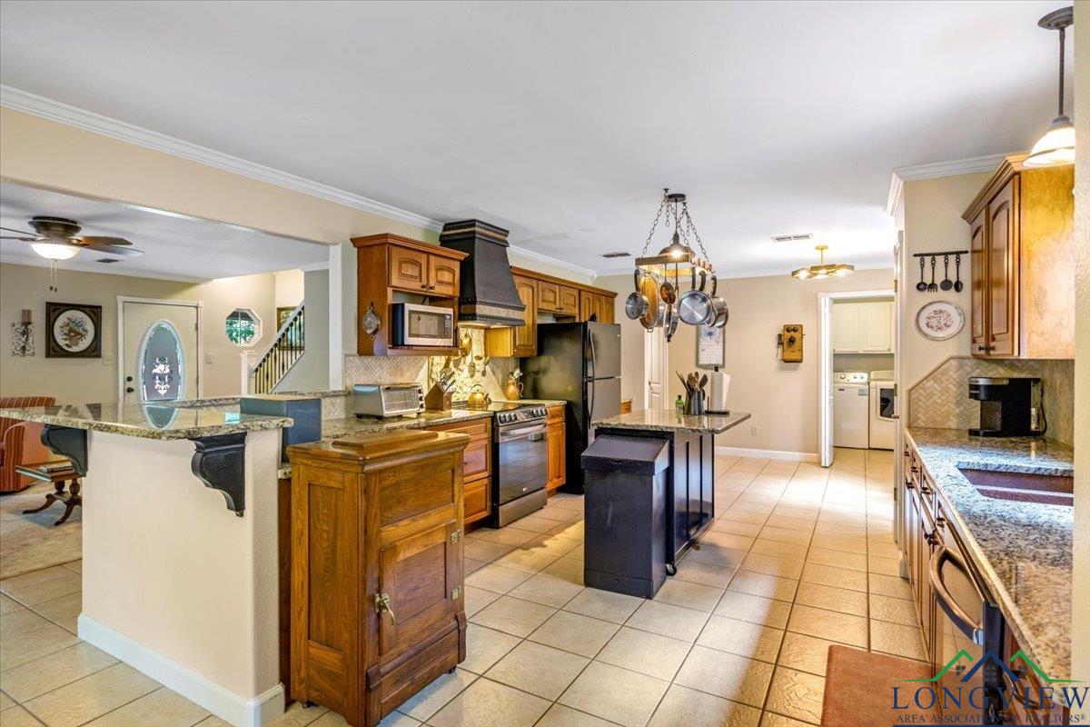 1709 W County Road 302 Avenue, Carthage, Texas image 13