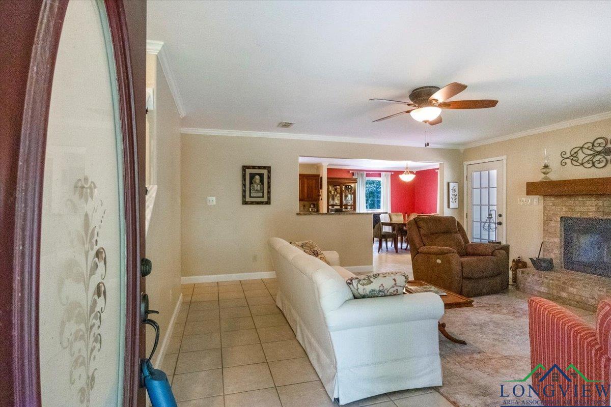 1709 W County Road 302 Avenue, Carthage, Texas image 6
