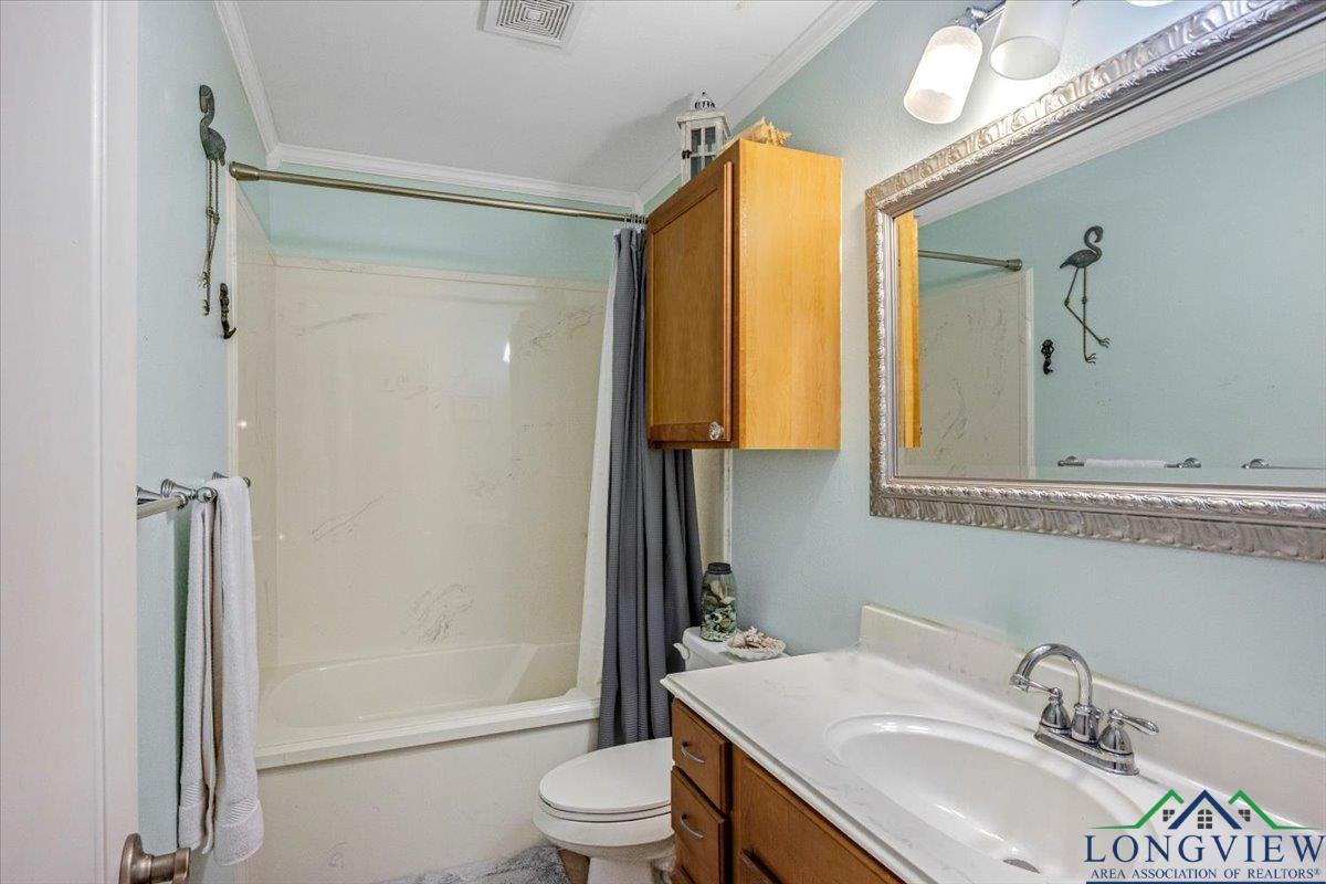 1709 W County Road 302 Avenue, Carthage, Texas image 37