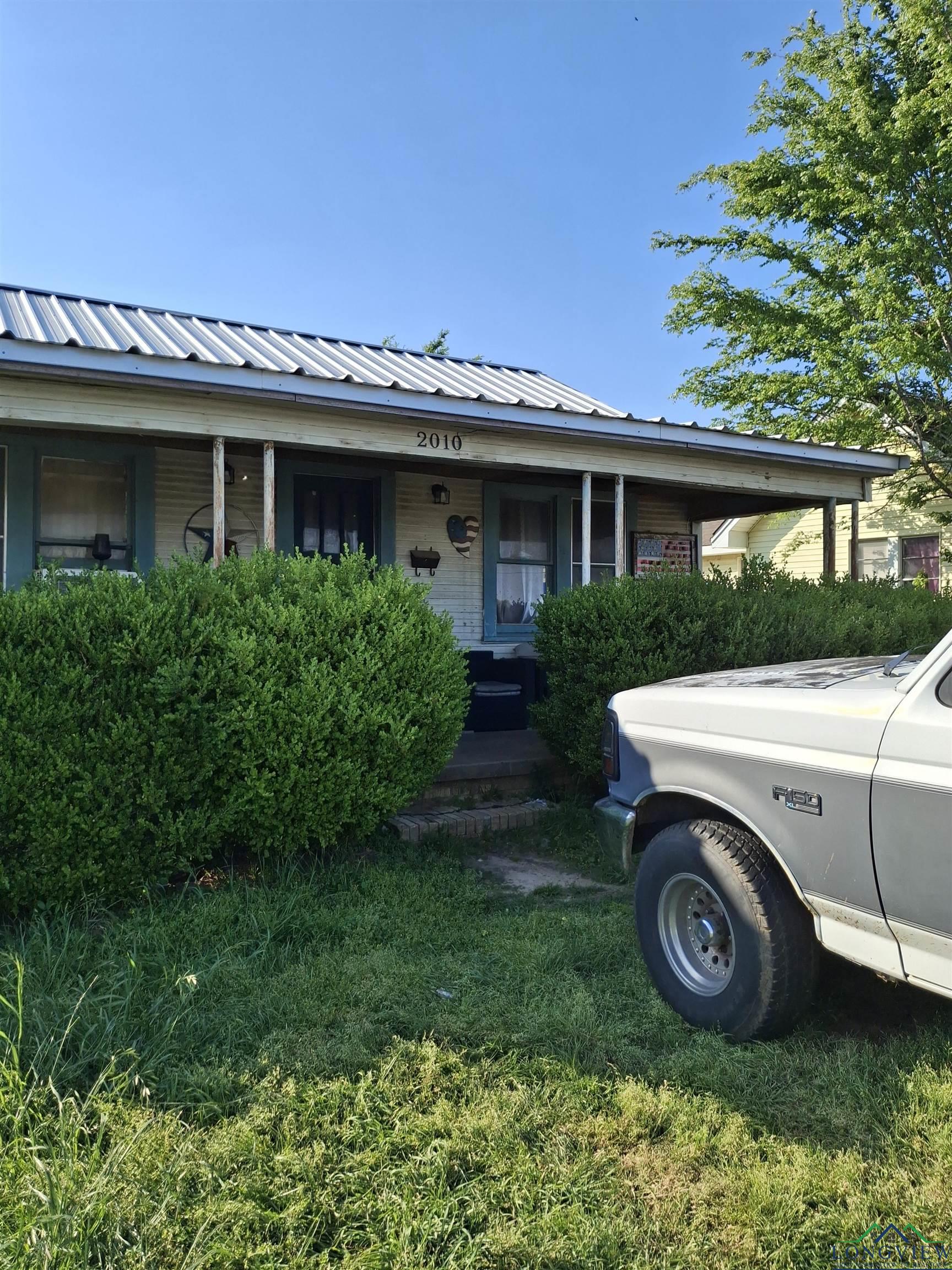 2010 Jacksonville Dr, Henderson, Texas image 1