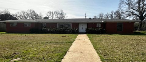 Homes For Sale - 1408 E Main St<br/> Atlanta, TX 75551