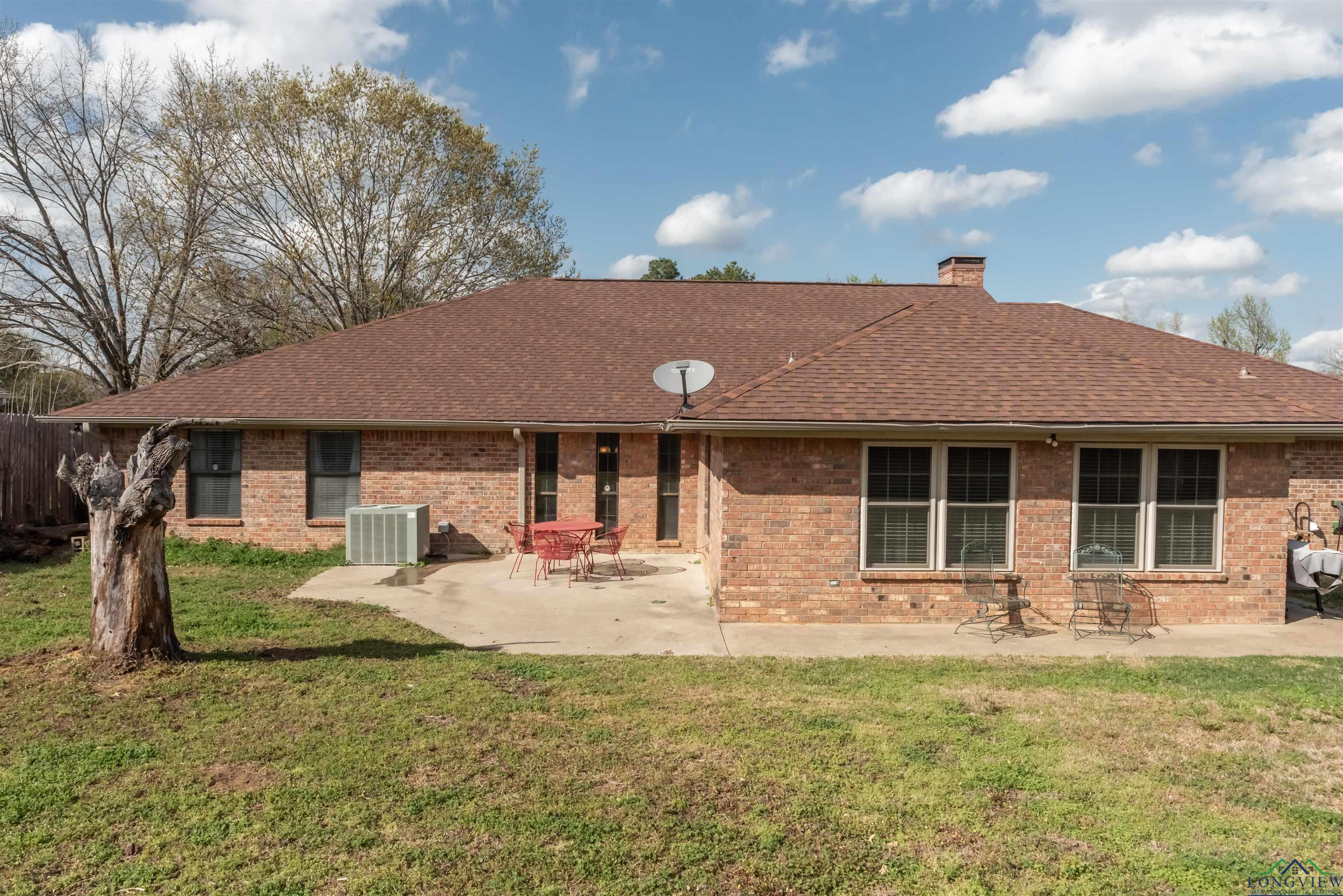 604 E Woodhaven St, White Oak, Texas image 35