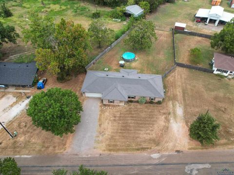 A home in Gilmer