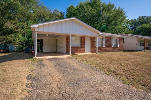 Homes For Sale - 612 Holiday St<br/> Longview, TX 75601