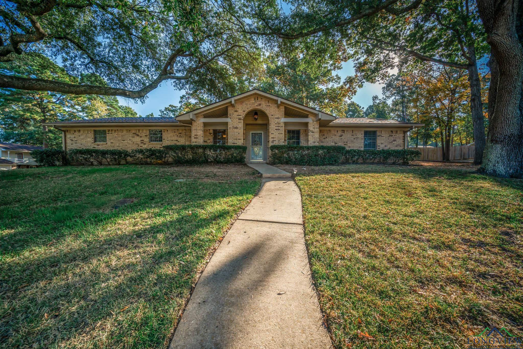 2404 Woodhollow Ct, Longview, Texas image 1