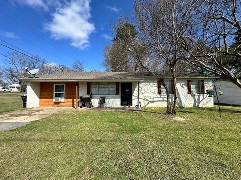 Homes For Sale - 2601 E George Richey Rd<br/> Gregg County, Longview, TX 75605