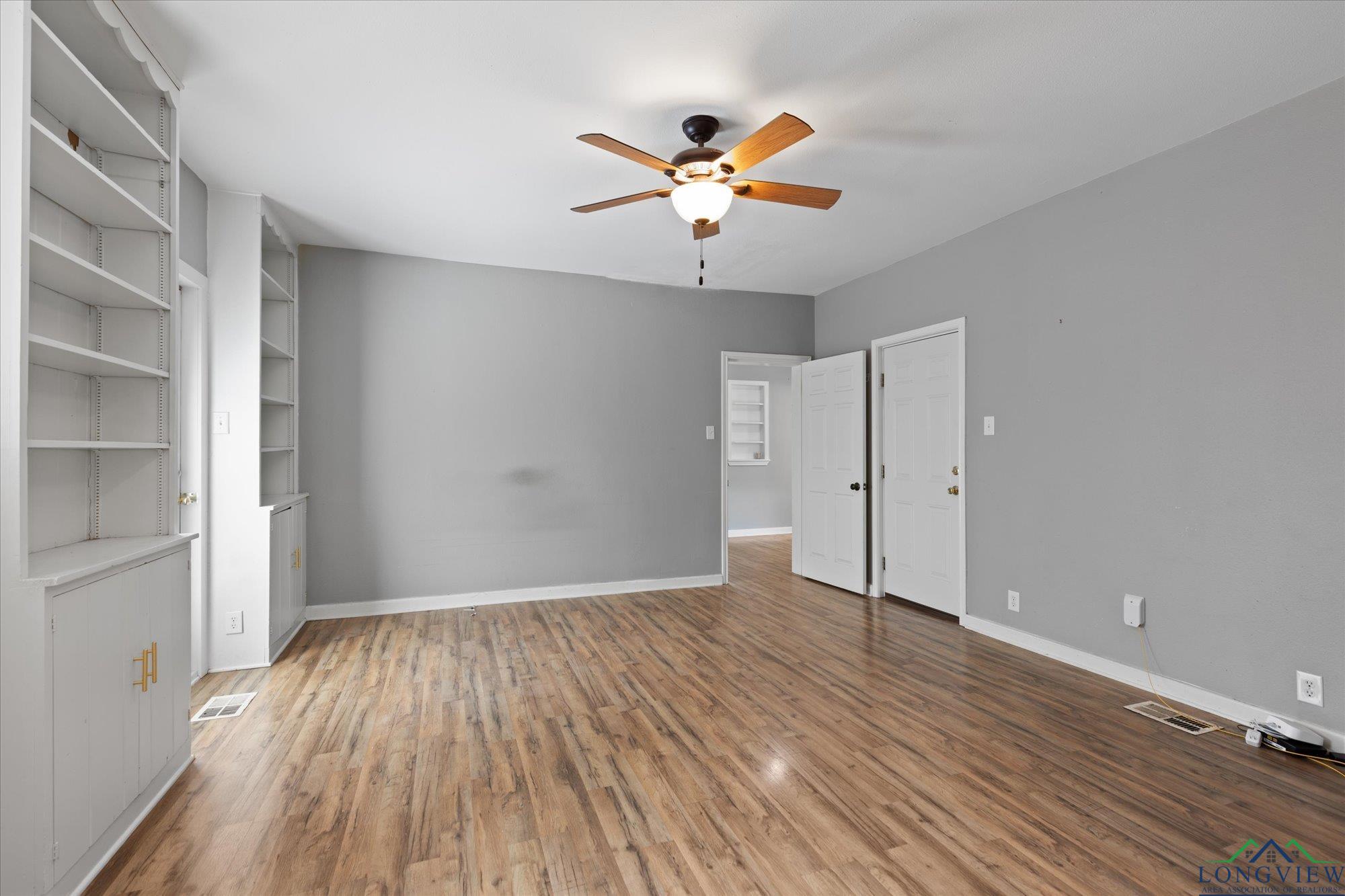 513 E Young, Longview, Texas image 27