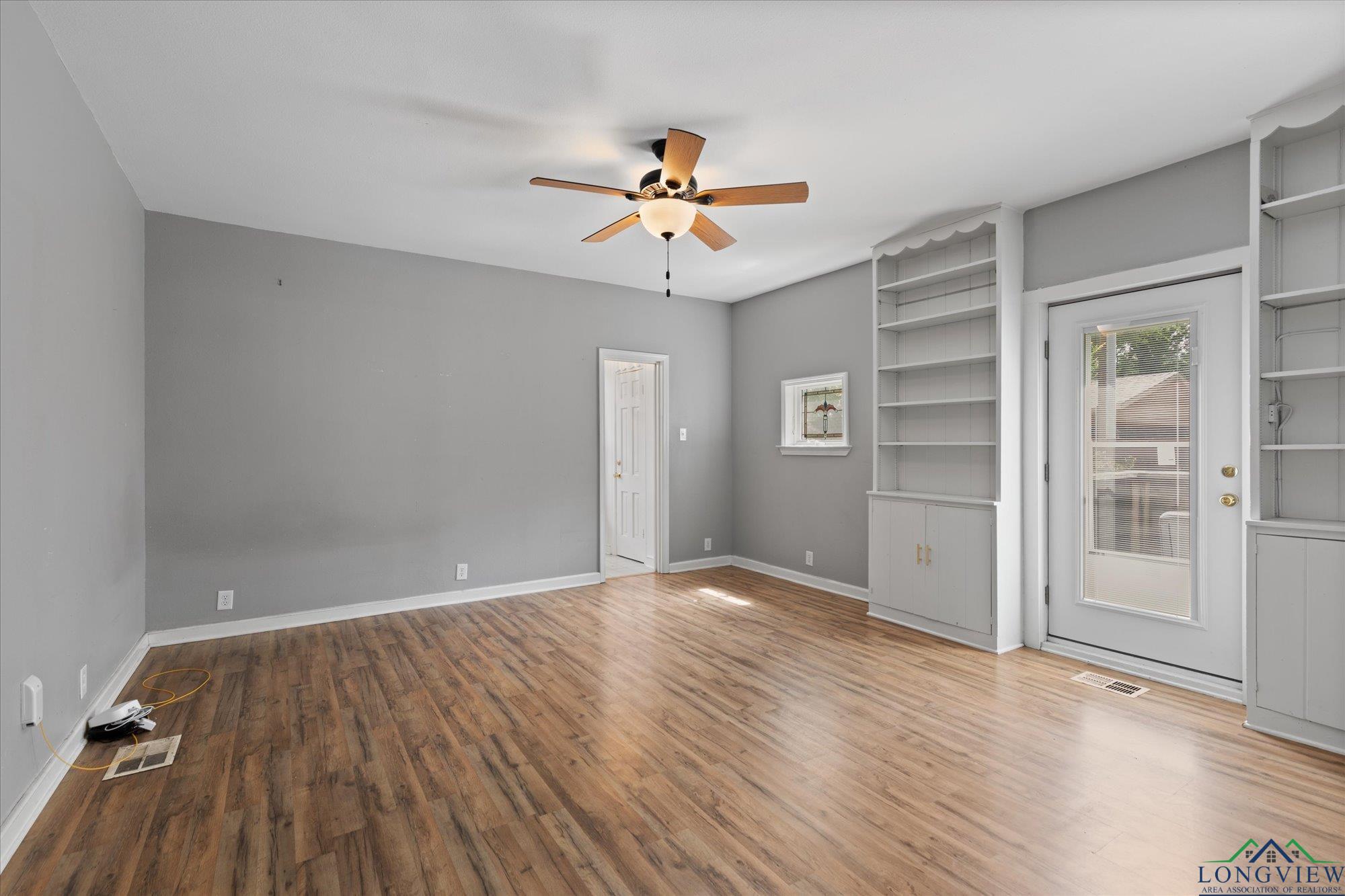 513 E Young, Longview, Texas image 26